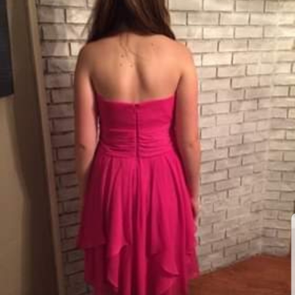 Beautiful, hot pink dress with gorgeous style. - Picture 2 of 4